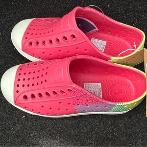 Native youth boy girl sandals size 11 brand new nwt